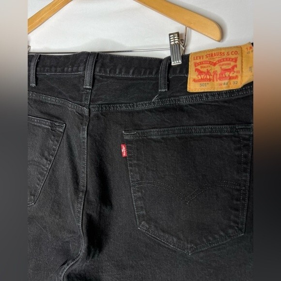 LEVI'S 501 Button Fly Mens Jeans Size W44 L32 Color Black - Picture 4 of 14